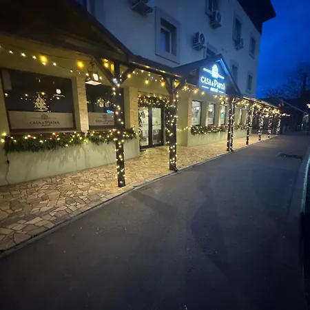 Casa De Piatra Bistro Pensión